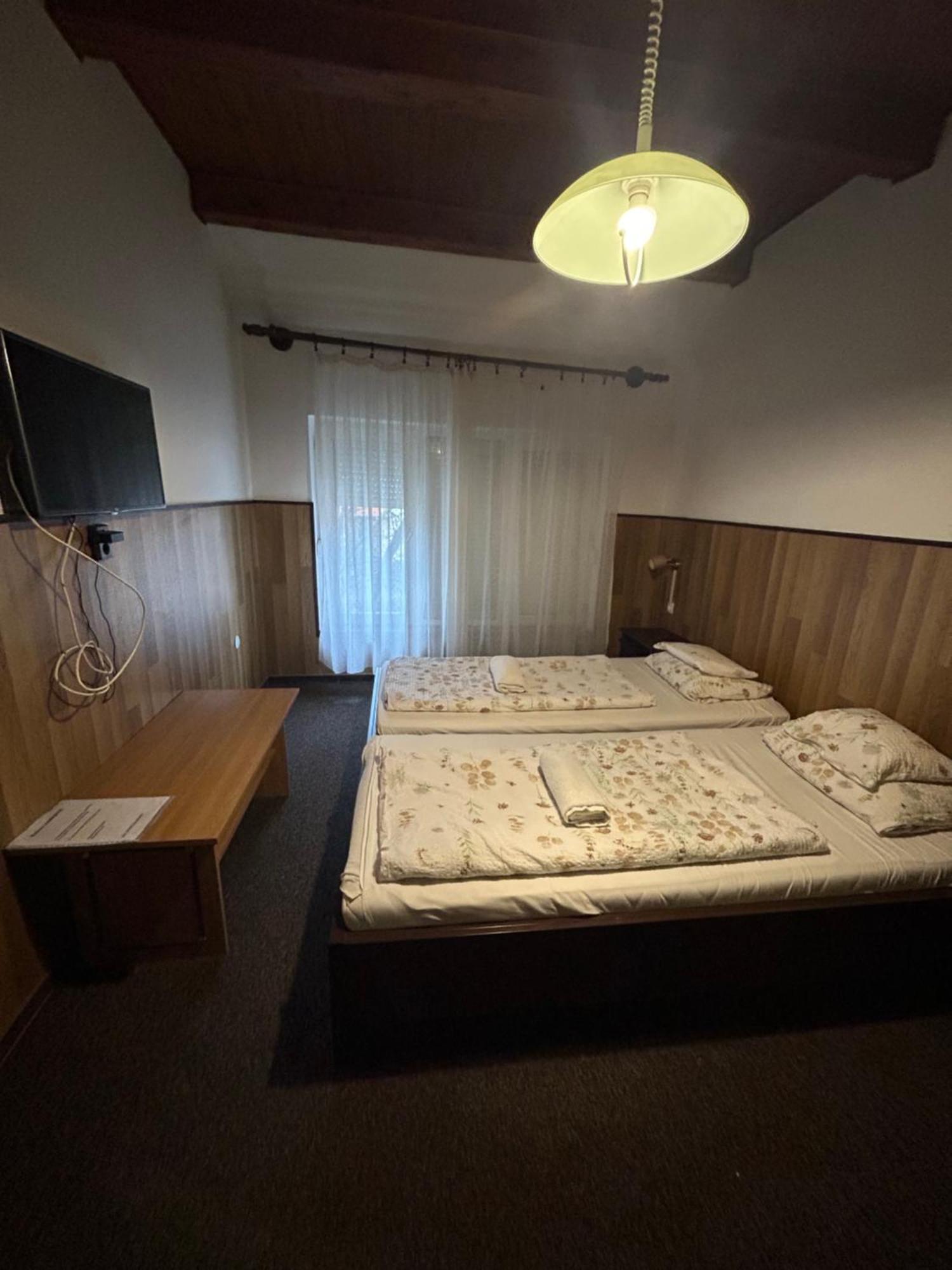 Rózsakert Panzió Nyiregyhaza Exterior foto
