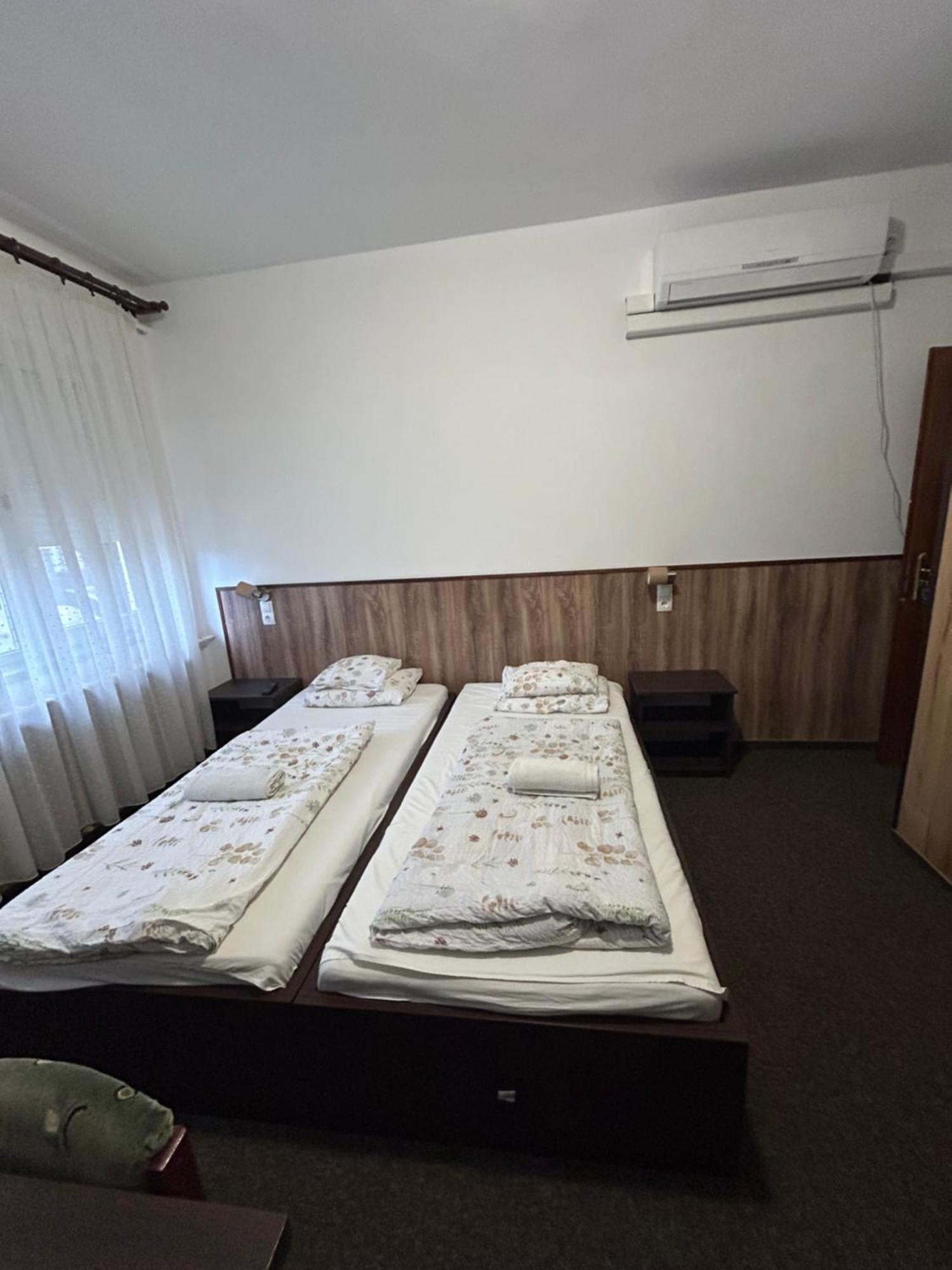 Rózsakert Panzió Nyiregyhaza Exterior foto
