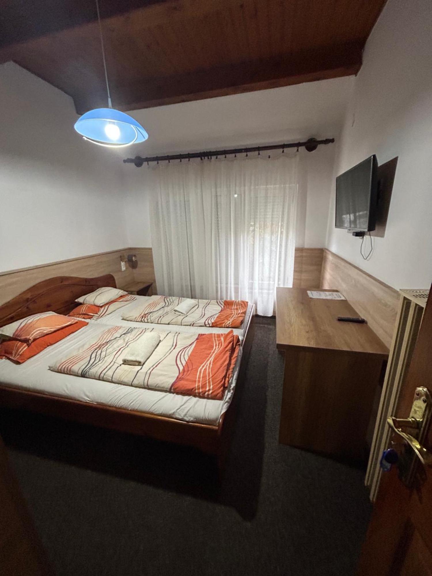 Rózsakert Panzió Nyiregyhaza Exterior foto