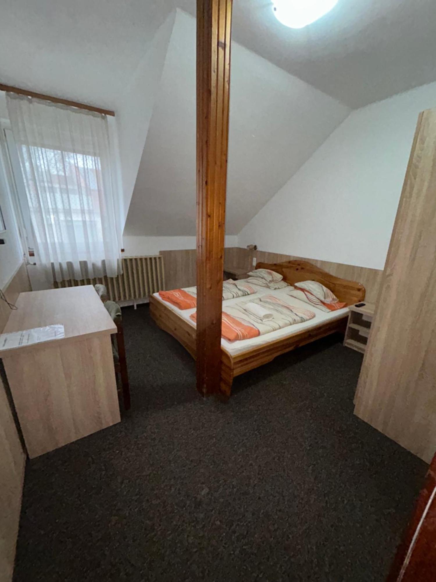 Rózsakert Panzió Nyiregyhaza Exterior foto